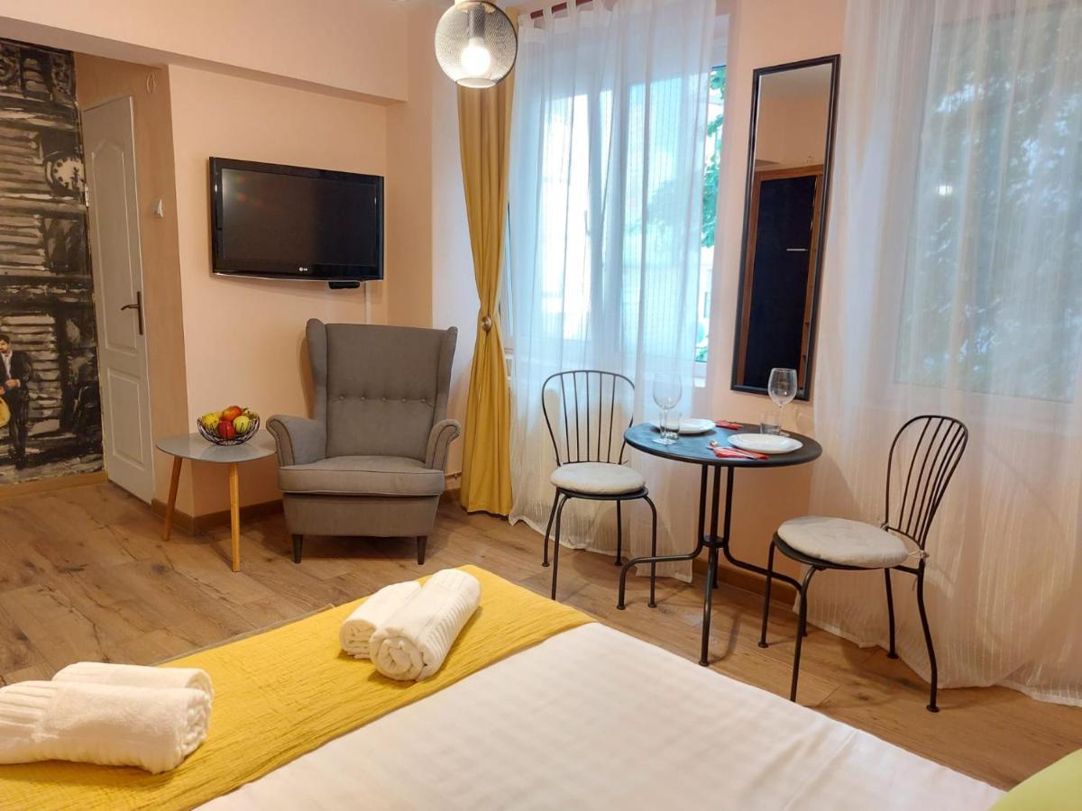 Laroka House Cosy Studio Universitate Bucharest Exterior photo